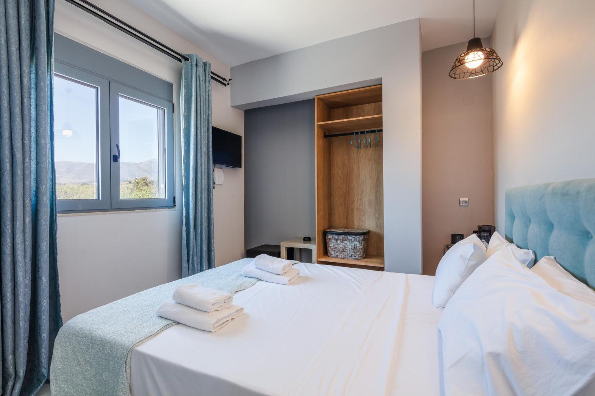 Hotel Iosifina, 80 Metres From Episkopi Beach! Dhramia Экстерьер фото